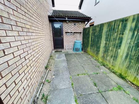 Garden & access to garage