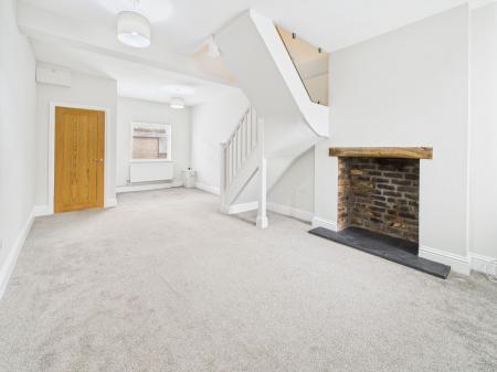 Living area/dining area