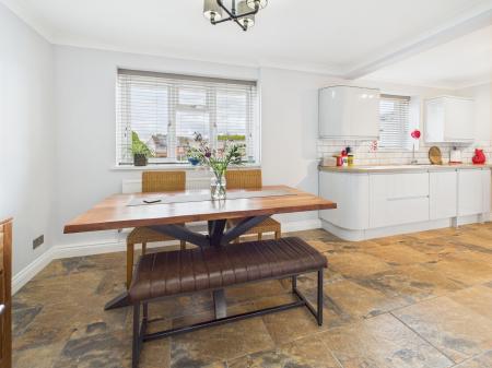 Kitchen/Breakfast Room