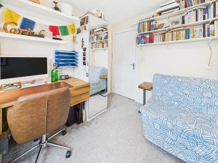 Bedroom 3 / office
