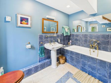 En-Suite bathroom