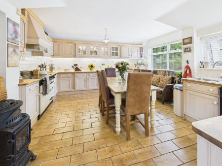 Kitchen/Breakfast