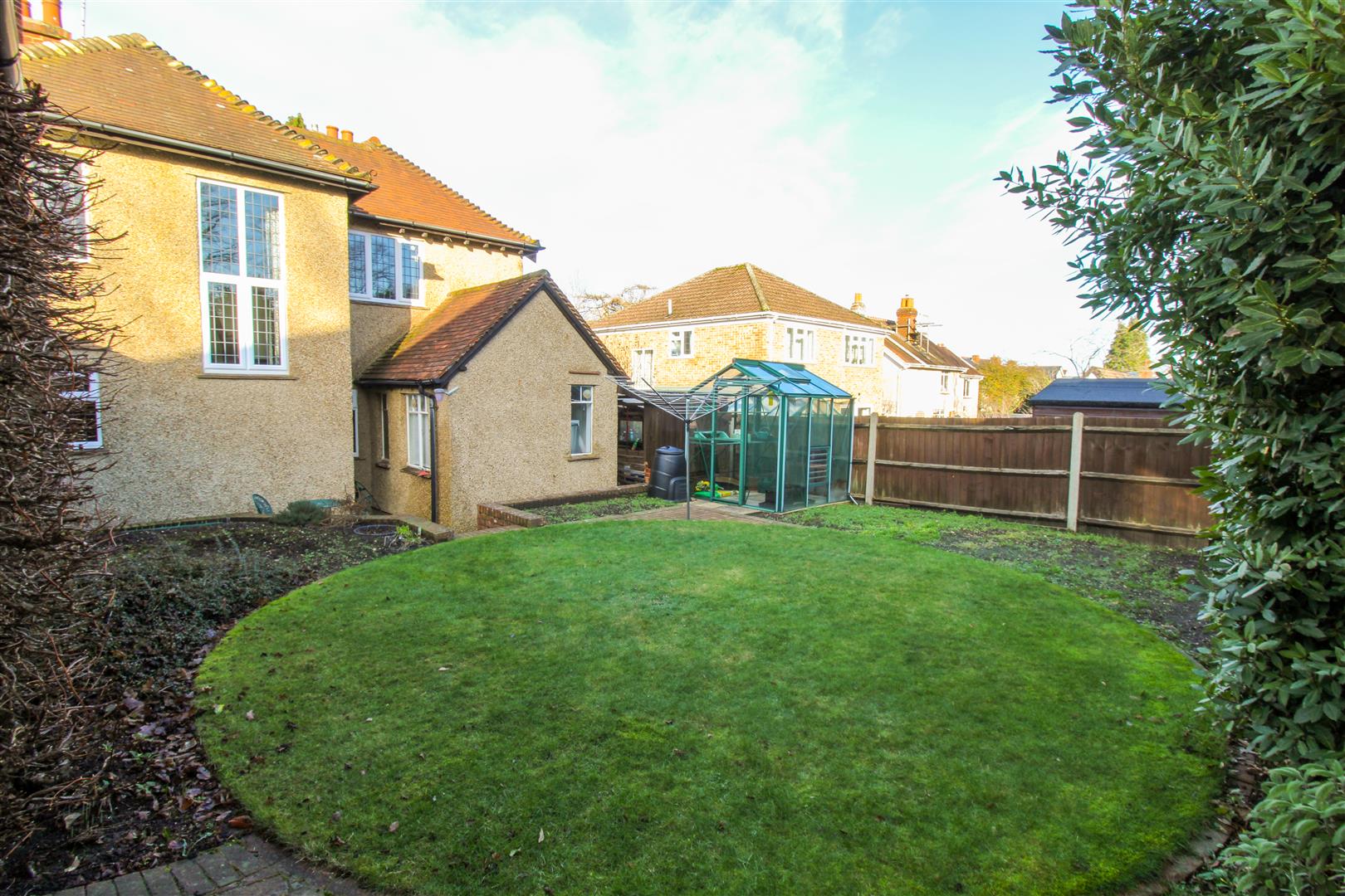 4 bedroom Detached House for sale in Fleet