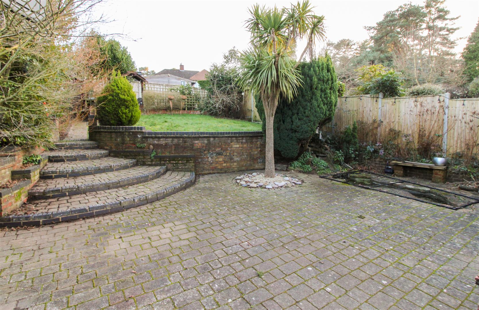 3 bedroom SemiDetached House for sale in Fleet