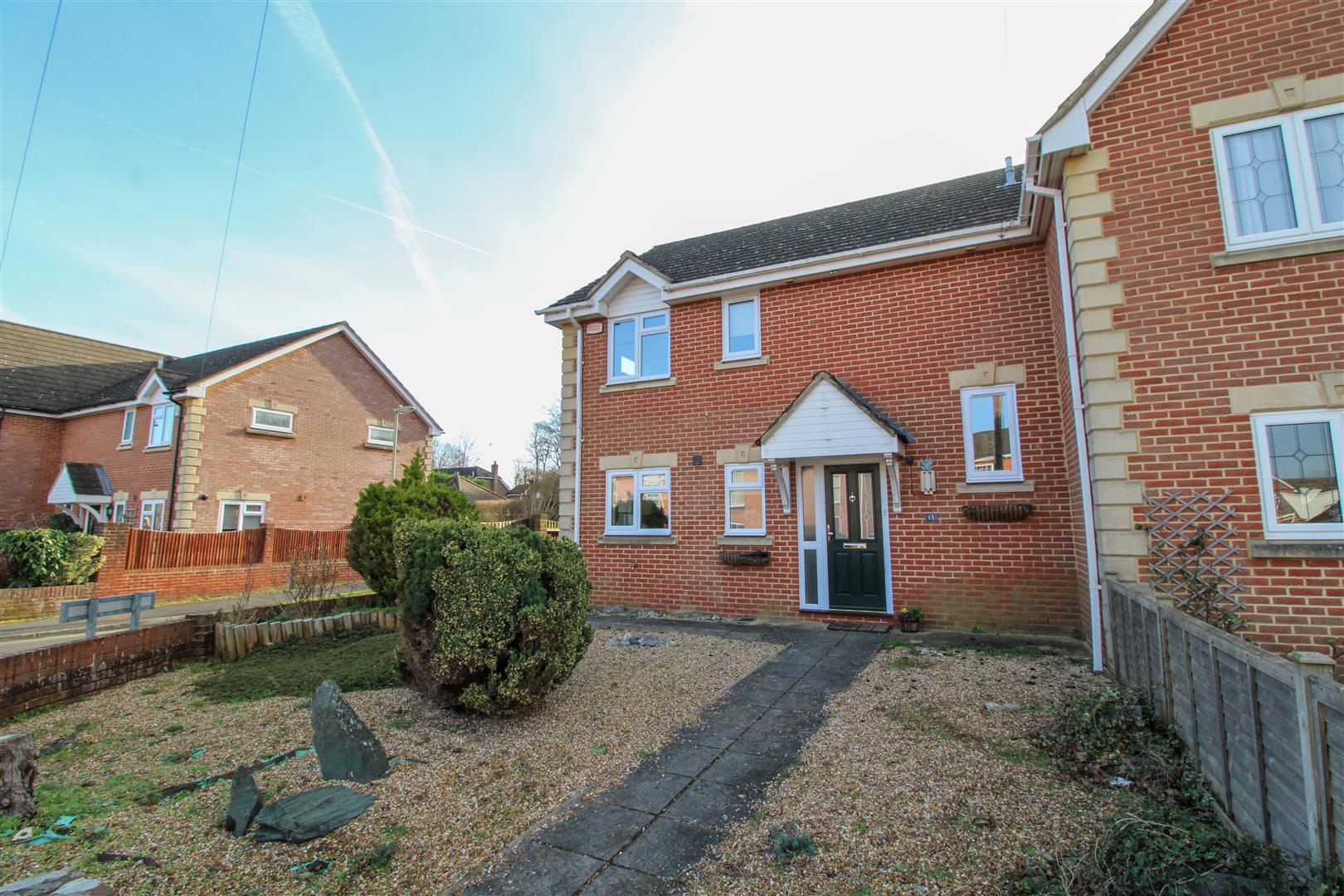 3 bedroom SemiDetached House for sale in Fleet