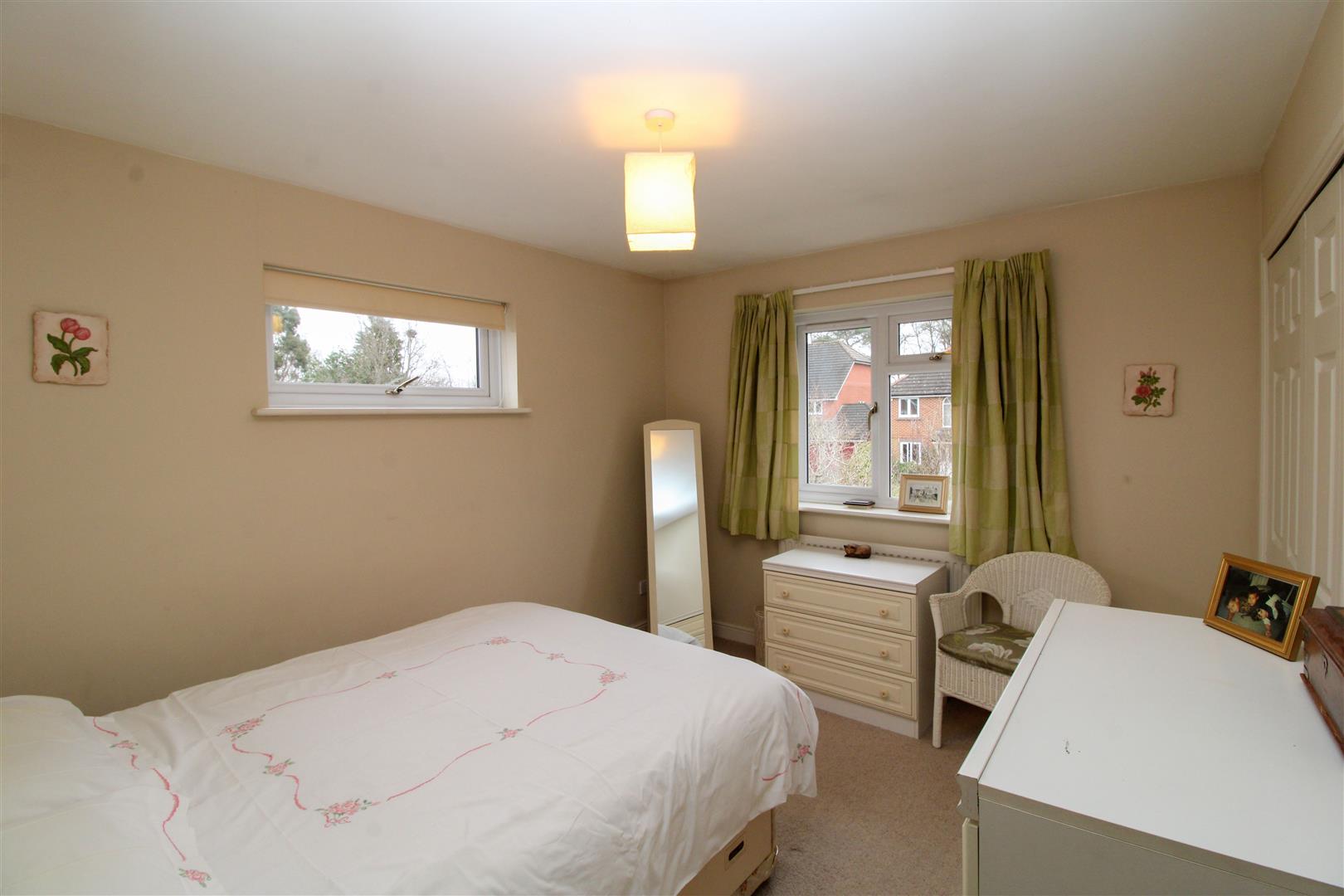 3 bedroom SemiDetached House for sale in Fleet