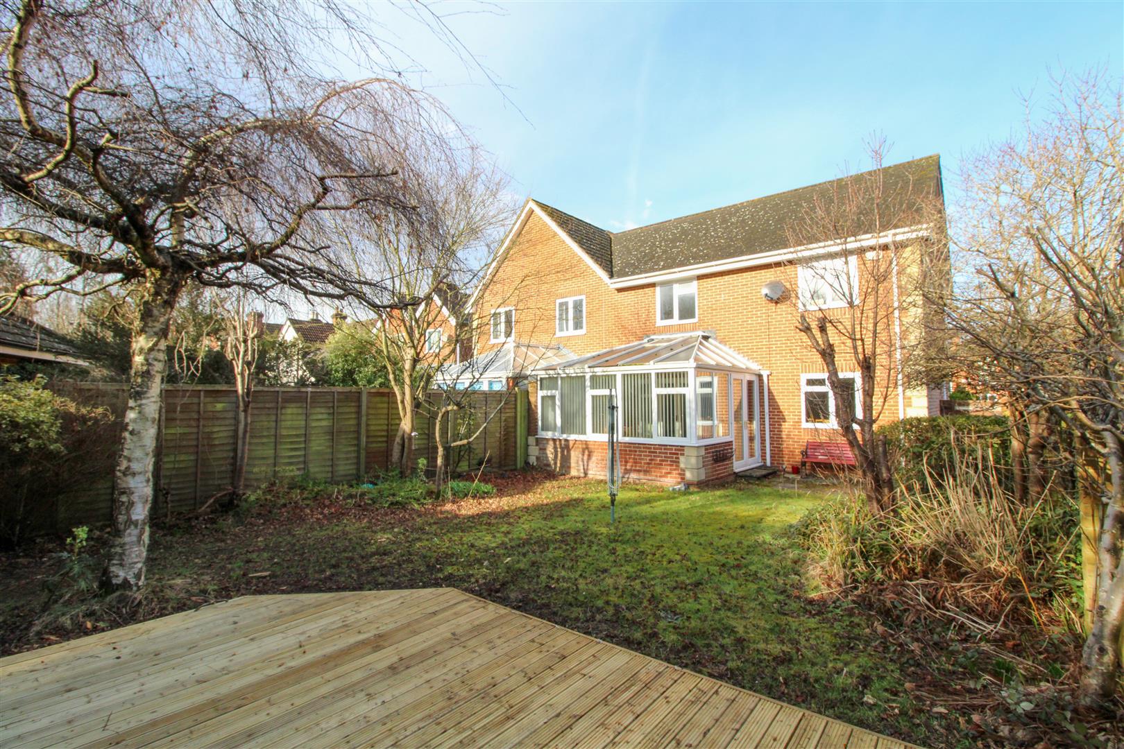 3 bedroom SemiDetached House for sale in Fleet