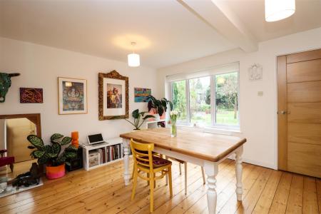 Lounge/Dining Room