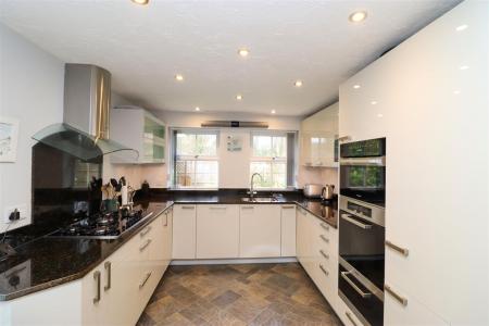 Kitchen/Breakfast Room