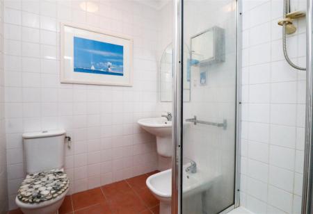 En Suite (Ground Floor)