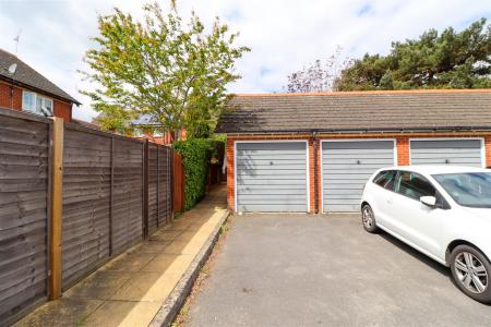 Garage & Parking Space