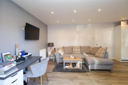 Open Plan Living Room/Kitchen