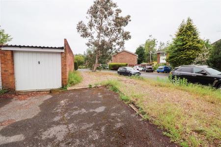 Garage & Extra Plot Of Land