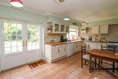 Kitchen/Dining Room