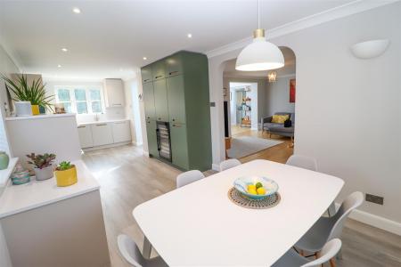 Kitchen/Dining Room