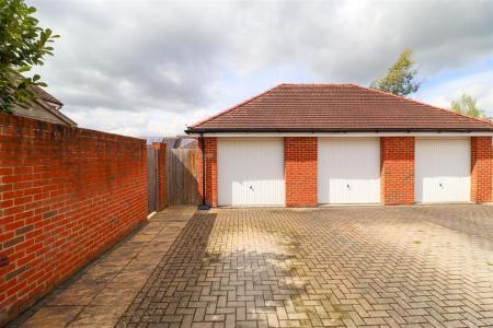 Garage & Driveway