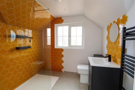 En-Suite to Bed 1