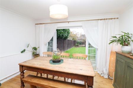 Lounge/Dining Room