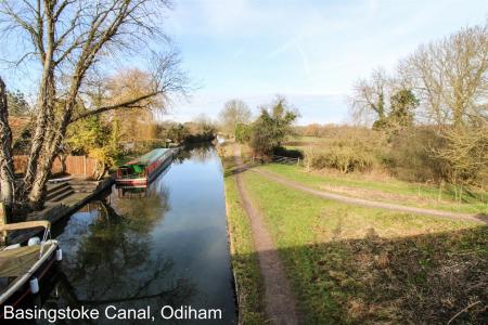 Basingstoke Canal, Odiham