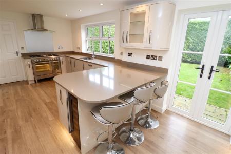 Kitchen/Breakfast Room