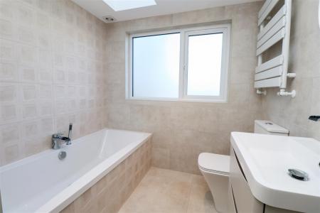 En-Suite Bathroom