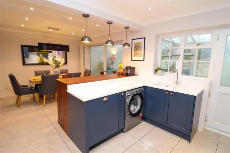 Kitchen/Dining Room