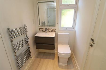 En Suite (First Floor)