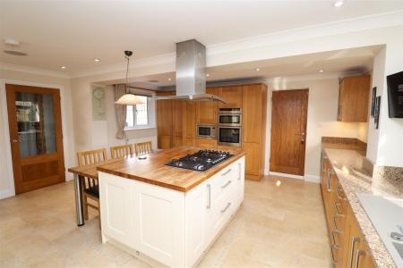 Kitchen/Breakfast Room