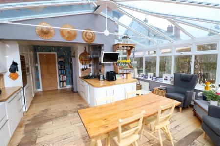 Kitchen/Breakfast/Utility Room