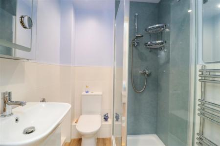 En Suite (Second Floor)