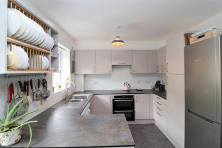 Kitchen/Breakfast Room ( First Floor)