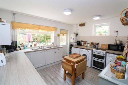 Kitchen/Breakfast Room