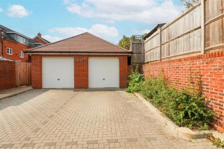 Garage & Driveway