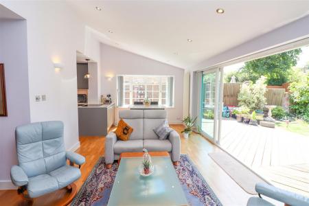 Kitchen/Breakast/Dining & Sun Room