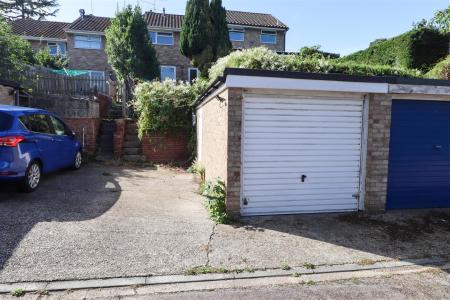 Garage & Parking Space