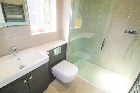 En Suite (1st Floor)