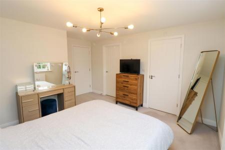 Bedroom 1 (1st Floor)