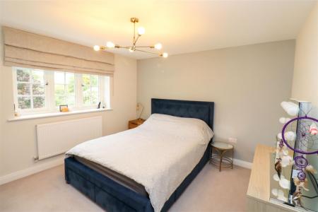 Bedroom 1 (1st Floor)