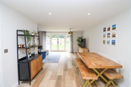 Lounge/Kitchen