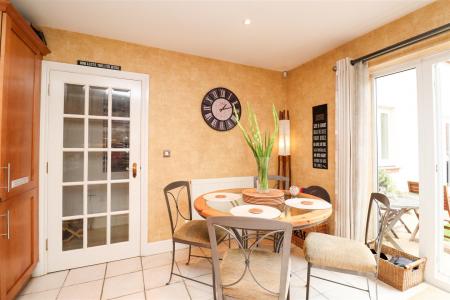 Kitchen/Breakfast Room