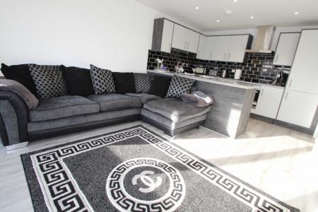 LIVING / KITCHEN