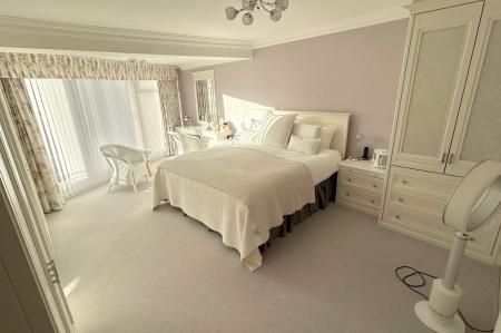Main Bedroom (2)