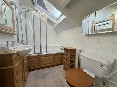 Bathroom/Wc