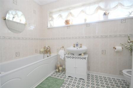 Family Bathroom (2)