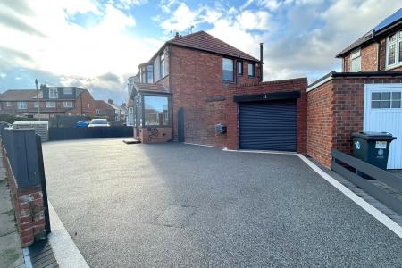 Front Garden (2)