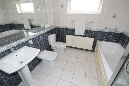 En Suite Bathroom