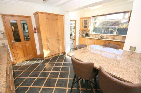 Kitchen (2)