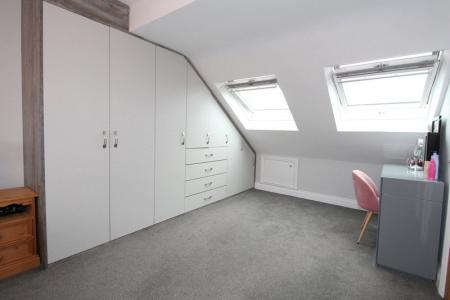 Main Bedroom (2)