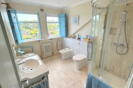 1st Floor Bathroom