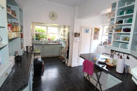 Kitchen (2)